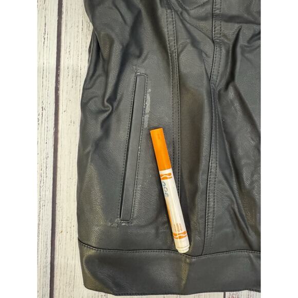 Levi’s Faux Leather Sherpa Lined Trucker Jacket Men’s XL Black Snap Front - Picture 3 of 13